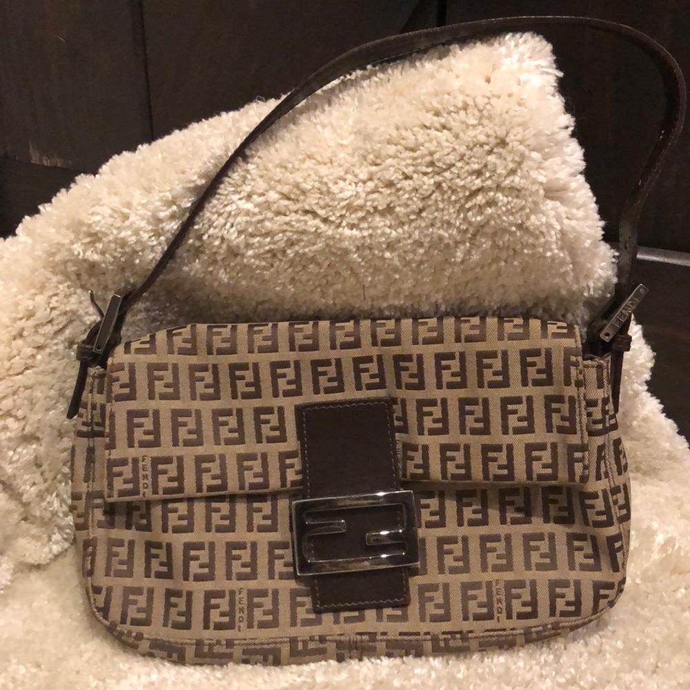 Fendi Baguette Classic Zucca print